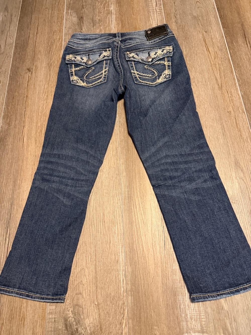 Silver Jeans Suki  Dark Blue Denim Capris with Contrast Stitching